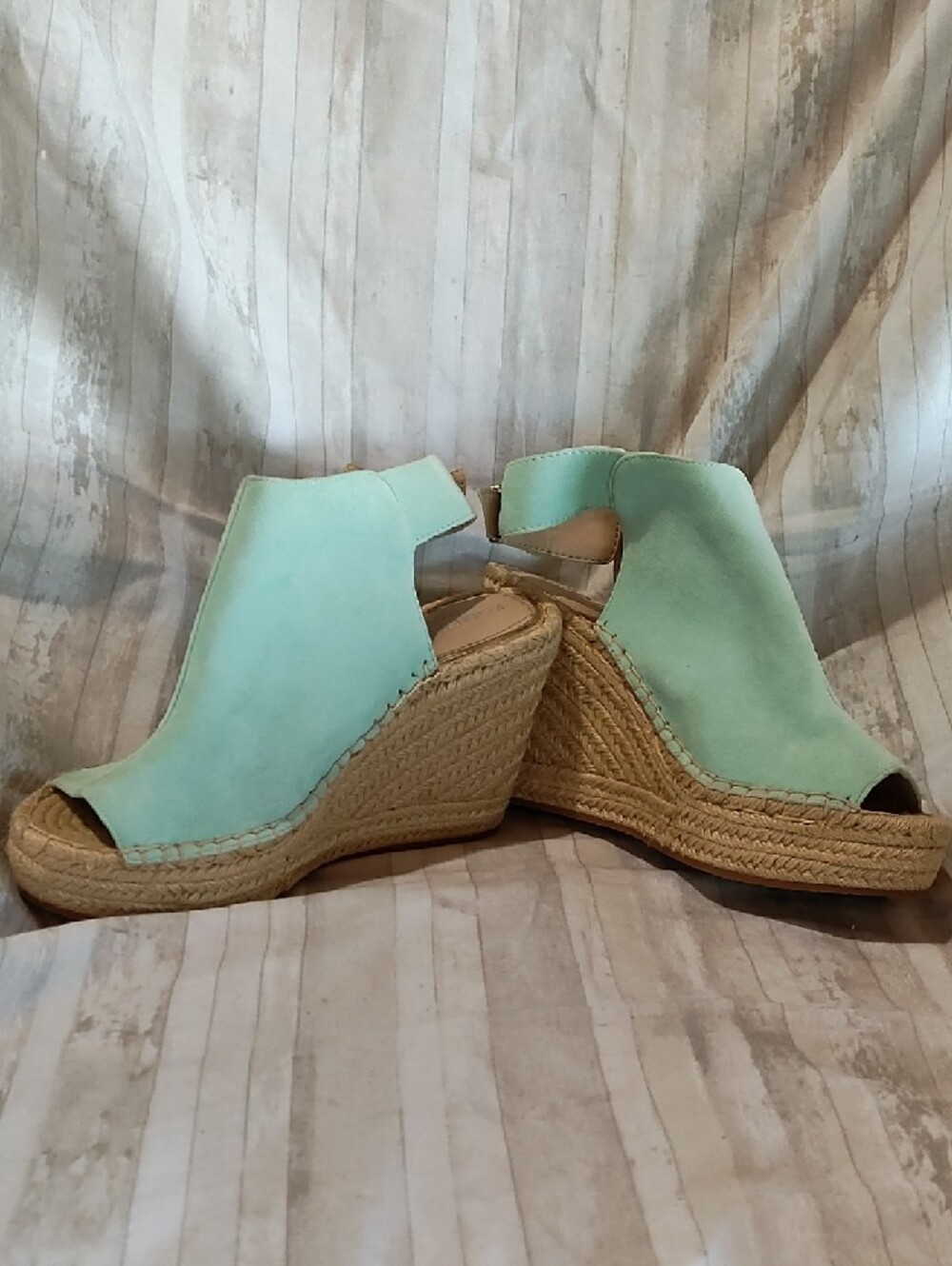 Kenneth Cole New York Mint Green Peep-Toe Espadrille Wedges, Size 8M - Picture 5 of 7